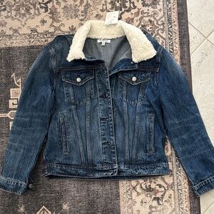 GOOD AMERICAN Boyfriend Oversized Sherpa-Collared Denim Jacket